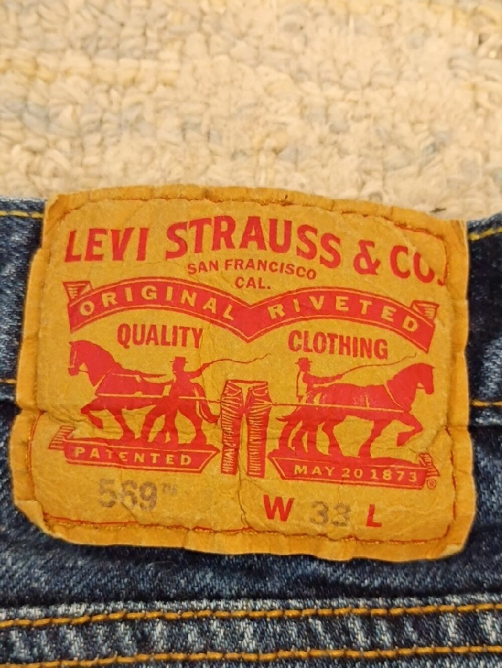Levi's 569 Men's Size 33 Classic Mid Blue Denim Shorts - Picture 5 of 10
